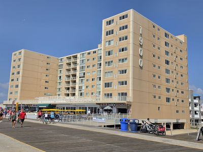 1900 Boardwalk Unit 104