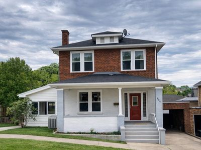 606 Dickenson St