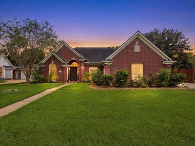 20007 Powerscourt Dr