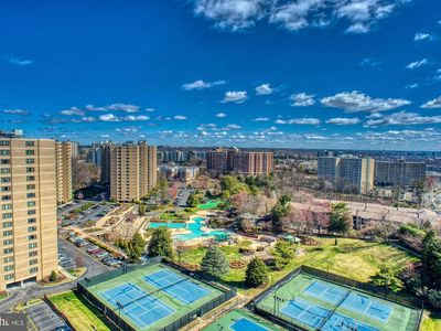 309 Yoakum Pkwy APT 603