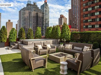 200 E 95th St #8A