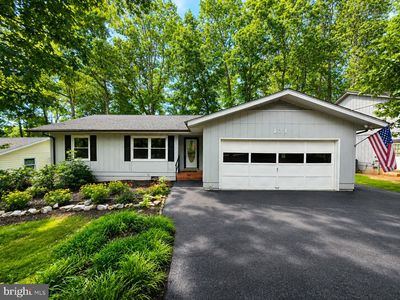 121 Eagle Ct