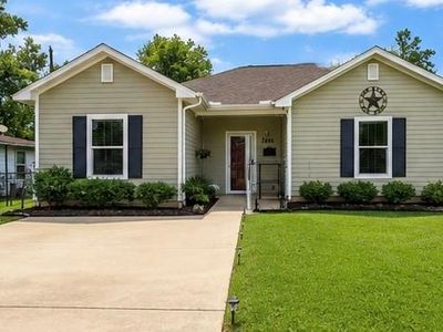 265 Canterbury Dr