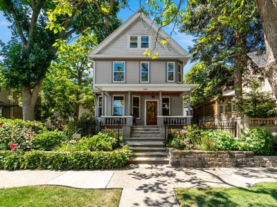 2400 Irving Ave S
