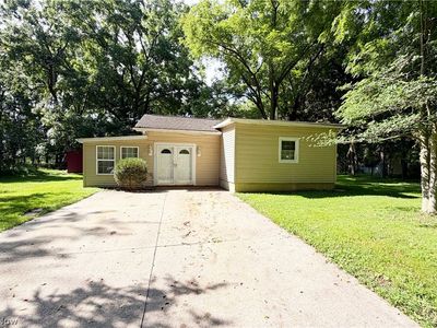 Property at 35930 Highland Dr, Eastlake, OH