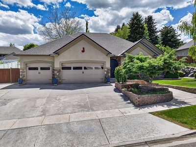 1575 Huntington Dr