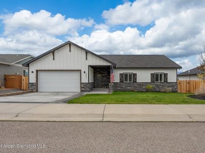2231 Grand Ave