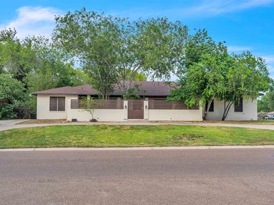 901 Crestview Dr