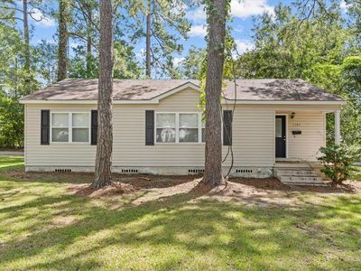 1101 Woodland Dr