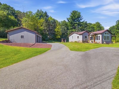 48 Toms Ln