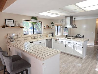 2340 Sleepy Hollow Dr