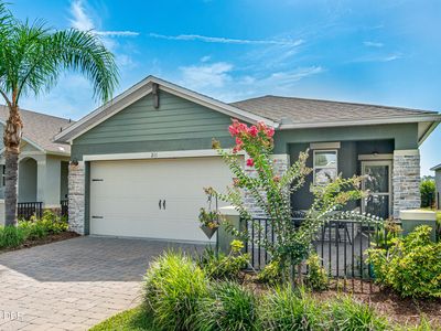211 Caryota Ct