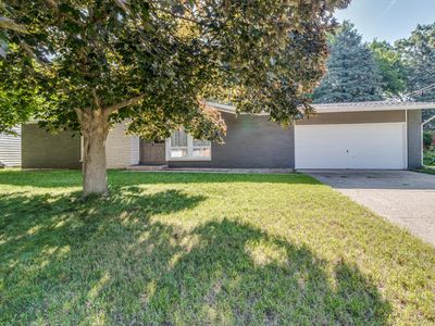 109 Parkshore Dr