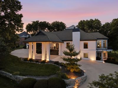 3711 E Castlebay Court