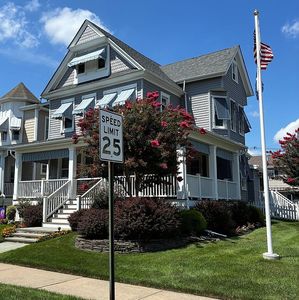 302 Sylvania Ave