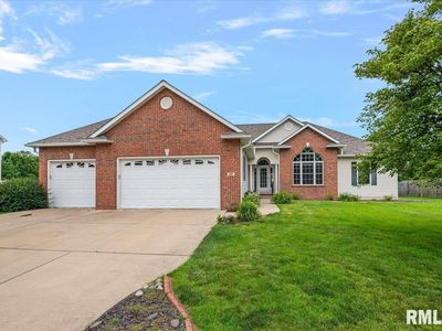 517 Heathrow Ln