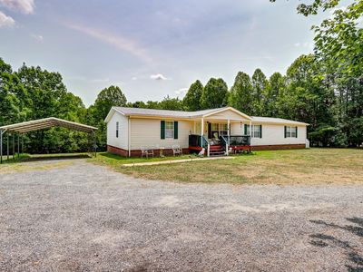 572 Leonard Ln