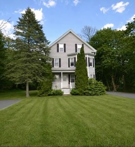 87 Lakeside Ave