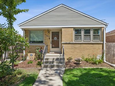 7542 W Bryn Mawr Ave