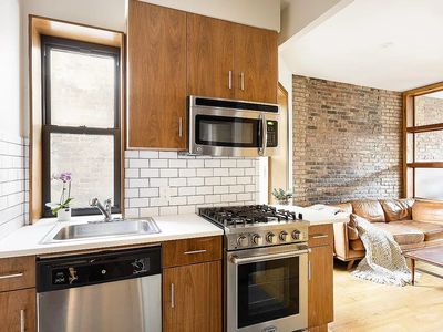 100 Suffolk St APT 2E