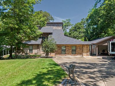 632 Susan St