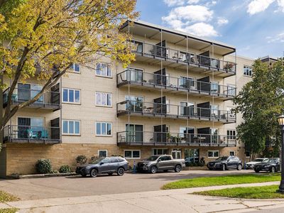 200 Mississippi River Blvd N APT 1C