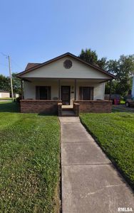 Property at 317 E Franklin St, Du Quoin, IL