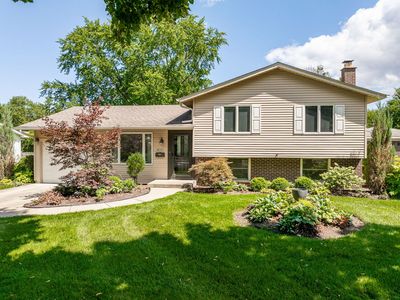 1017 N Timberlea Dr