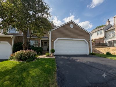 637 Ascot Ln