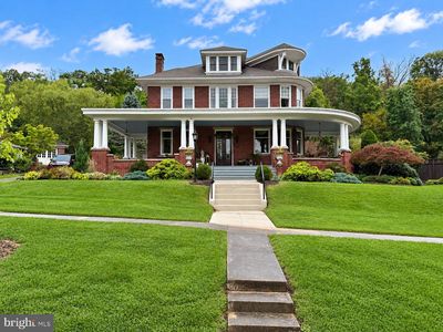 827 Windsor Rd