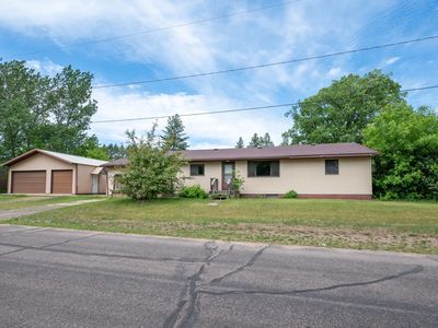 207 Daisy Ave W
