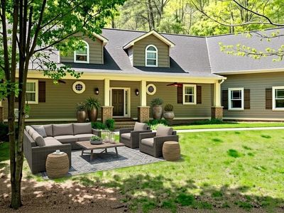 120 Hungate Dr