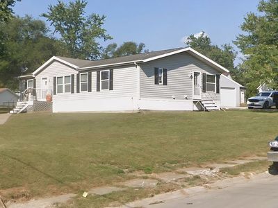 Property at 1615 Drake Ave, Centerville, IA