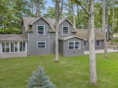 803 W Higgins Lake Dr