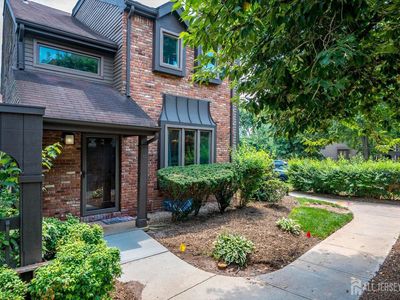 93 Riverbend Dr