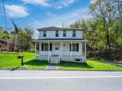 2023 Locust Ln