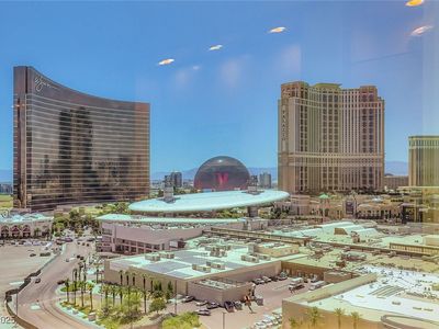 2000 N Fashion Show Dr UNIT 2308