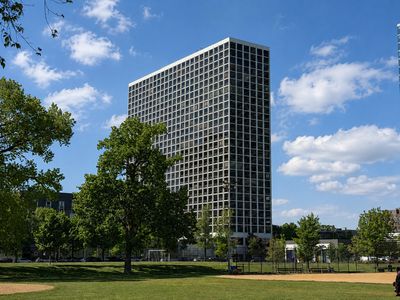 4343 N Clarendon Ave APT 2707