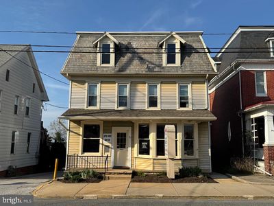 37 W Main St
