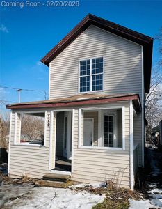 1226 N Grand River Ave