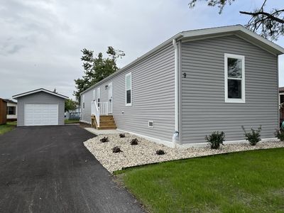 9 Swan Ln
