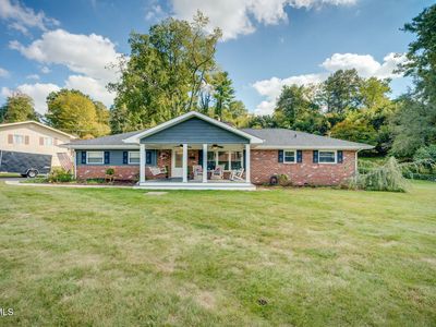 135 Cherry Ln