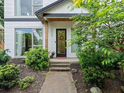 1122 SE Tenino St