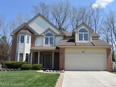 201 Columbia Dr