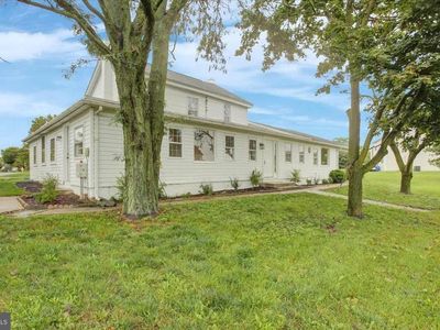 1461 Finch Dr