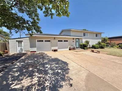 933 Denise St