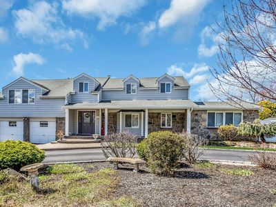 8 Hewitt Drive