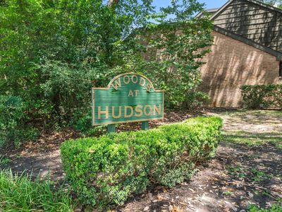 Property at 294 Sugarberry Cir, Houston, TX