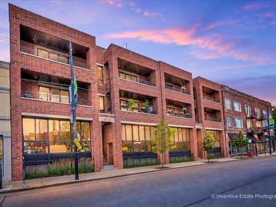 3014 W Montrose Ave #3W