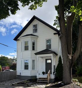 166 W Broadway